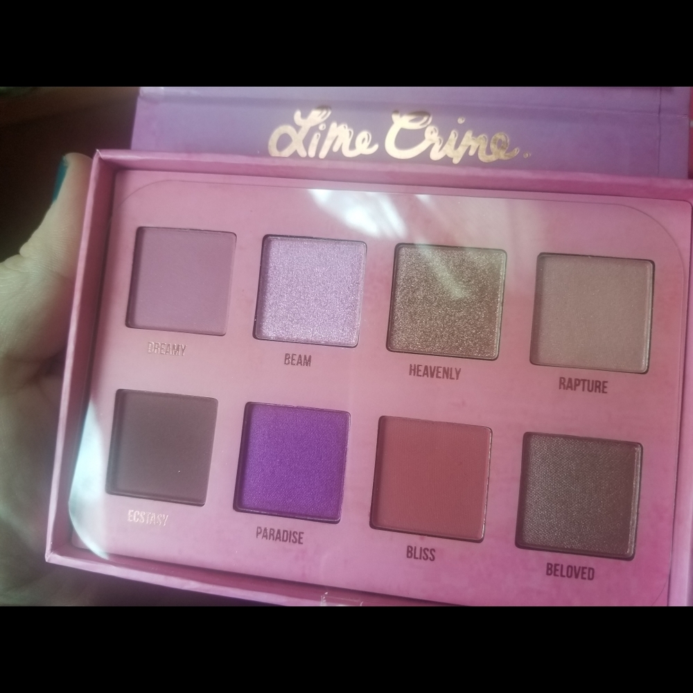 Lime Crime Venus 3 pigmented eyeshadow palette - Picture 5 of 6